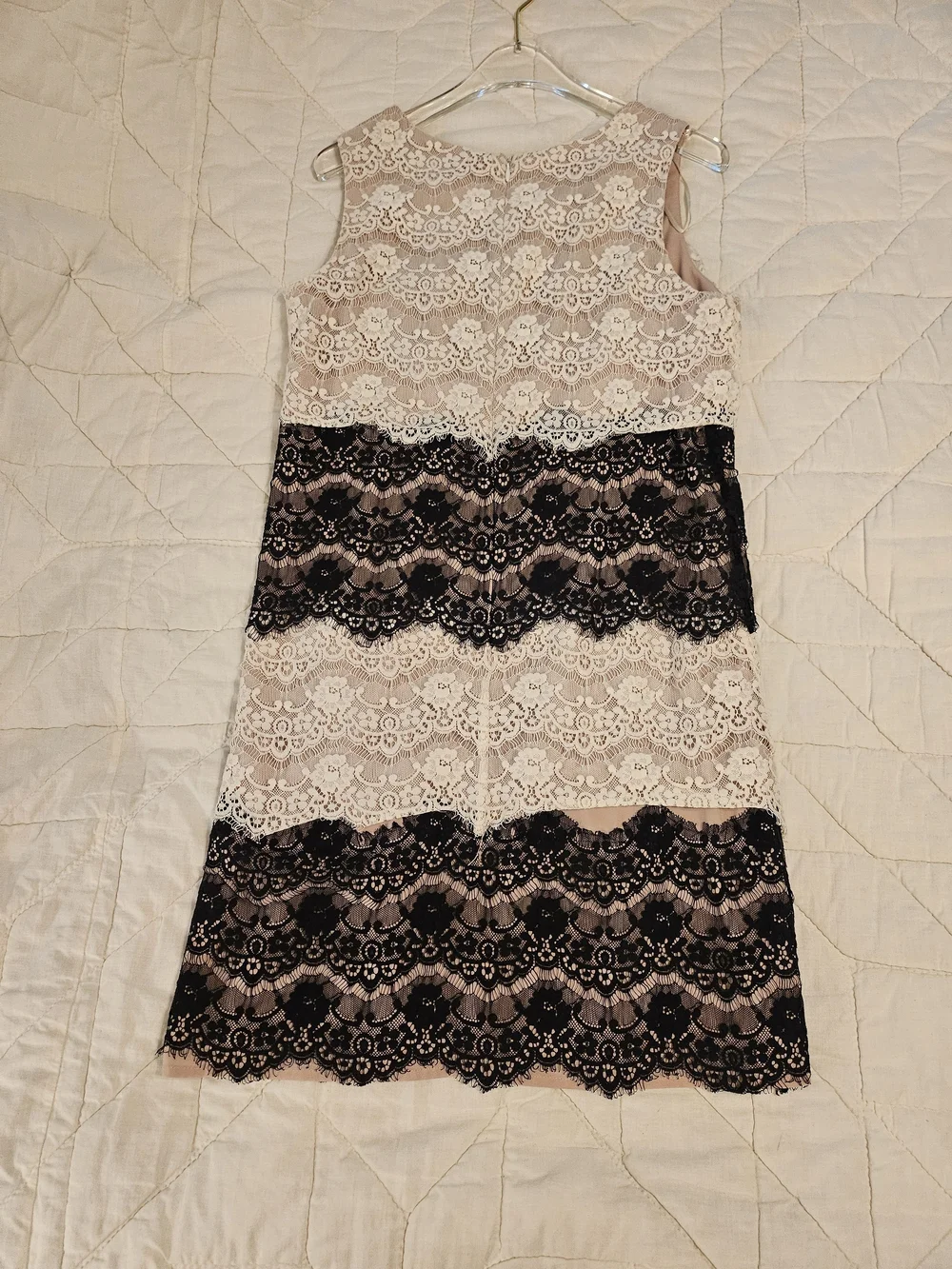 Jessica Simpson Sleeveless  Two Tone Lace Dress- Size 4 - Picture 2 of 10